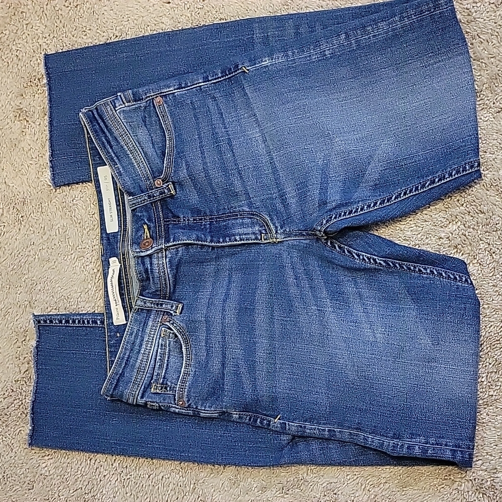 PILCRO SLIM STRAIGHT JEANS.....SZ 25